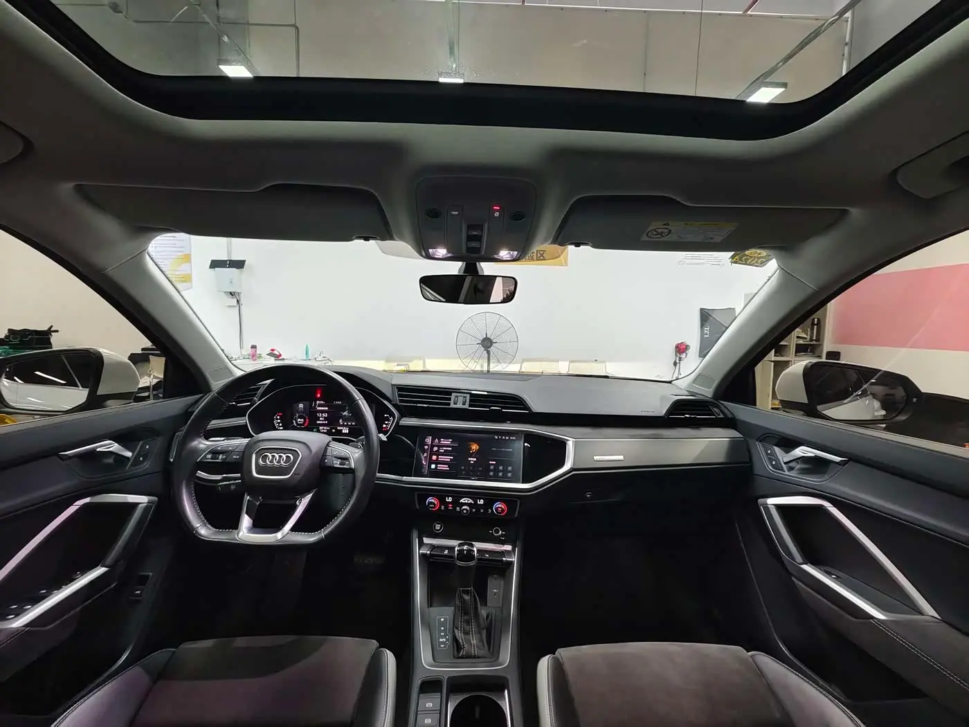 Audi Q3 2022 — Şəkil 12/20