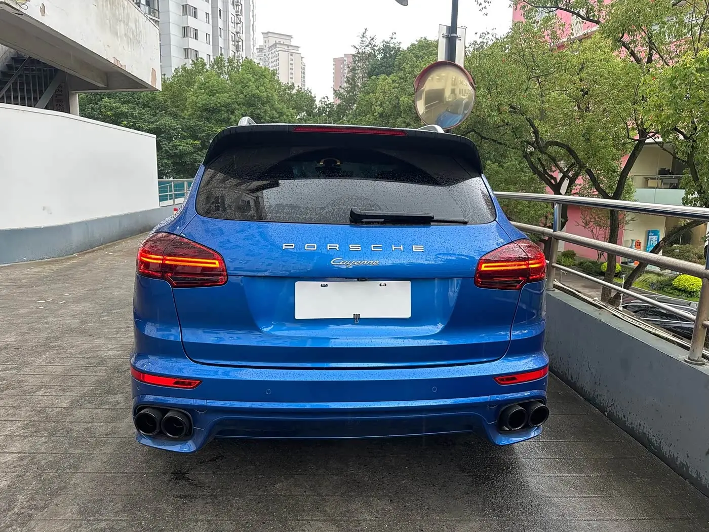 Porsche Cayenne 2017 — Photo 13/14