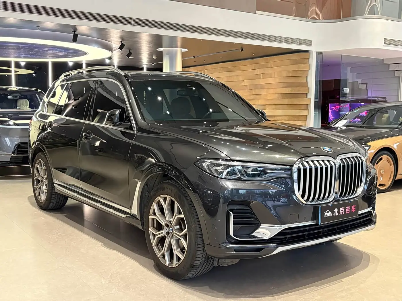 BMW X7 2021 — Фото 2/20