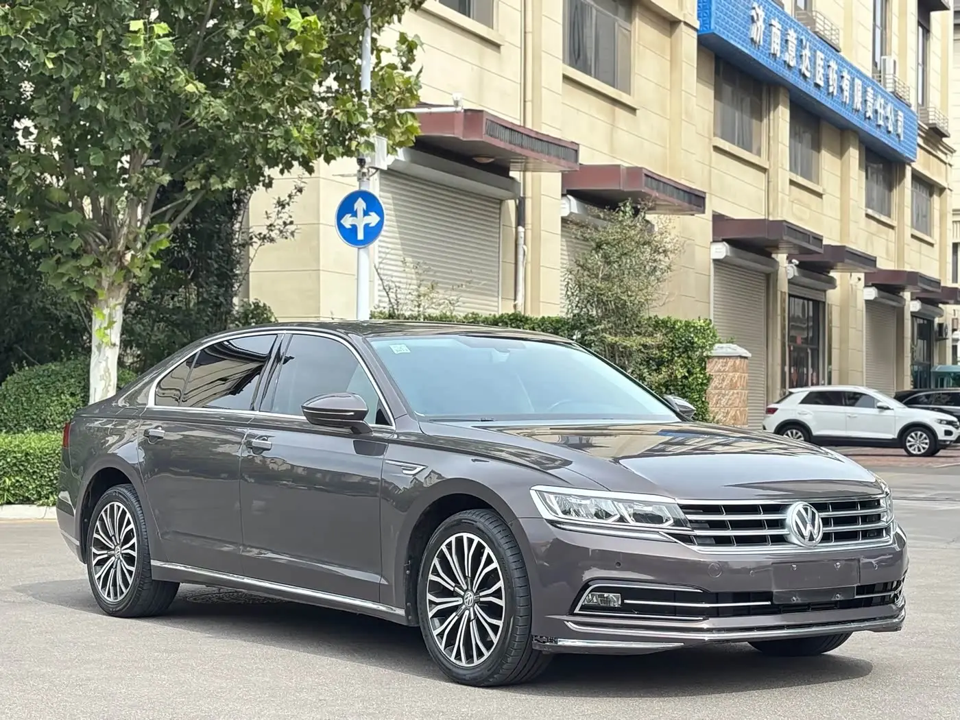 Volkswagen Phideon 2017 — Фото 3/9
