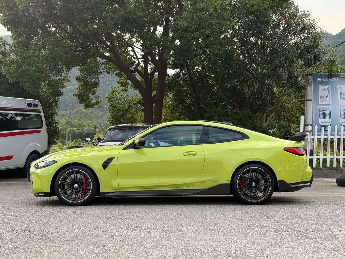 BMW M4 2022 — Photo 3/9