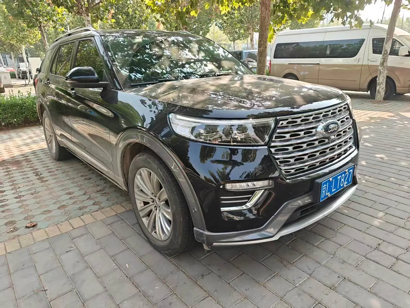 Ford Explorer 2021 — Фото 11/13