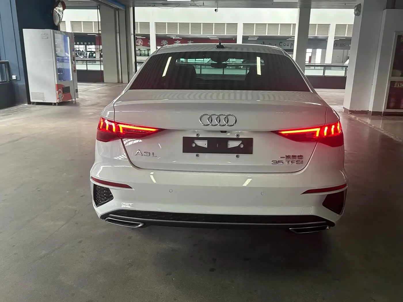 Audi A3 2023 — Фото 14/17