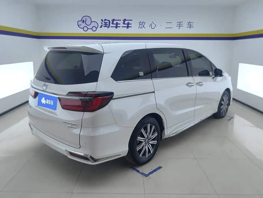 Honda Odyssey 2023 — Фото 3/16