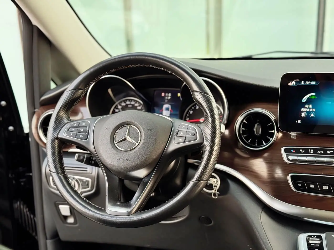 Mercedes-Benz V-Class 2020 — Şəkil 14/18