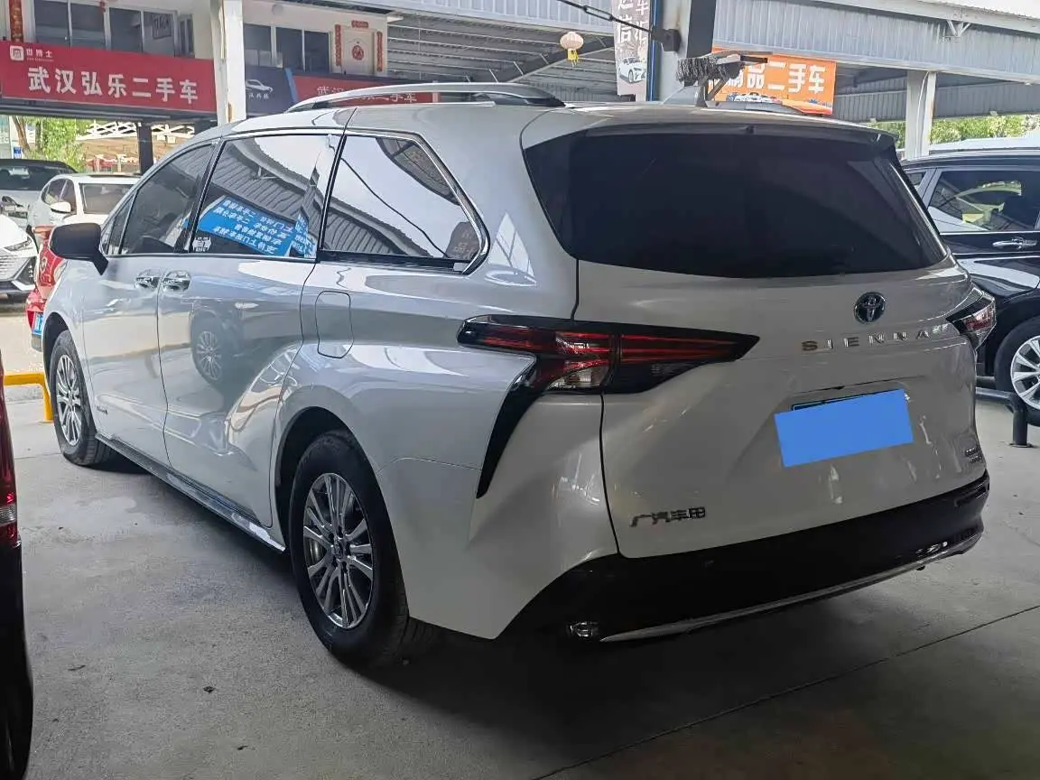 Toyota Sienna 2023 — Şəkil 4/16