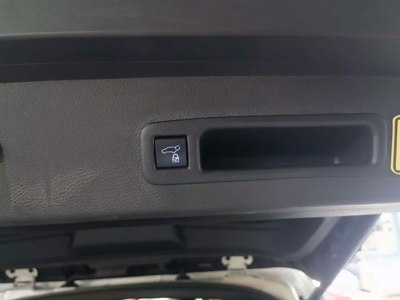 Toyota Sienna 2023 — Şəkil 15/16