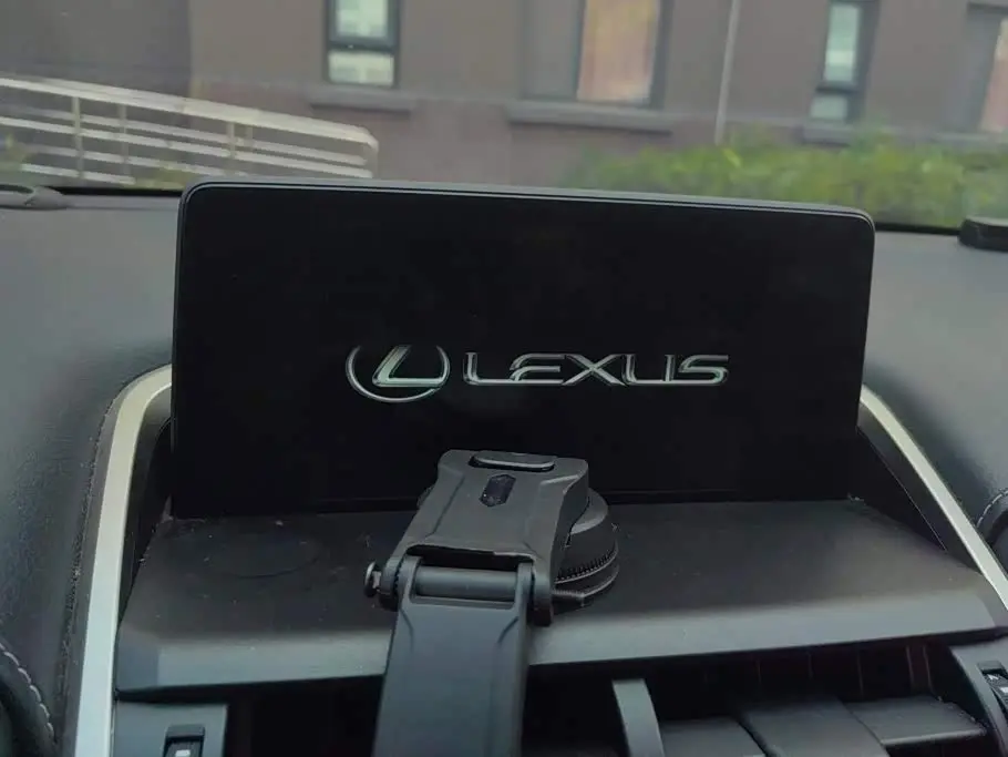 Lexus NX 2021 — Photo 13/16