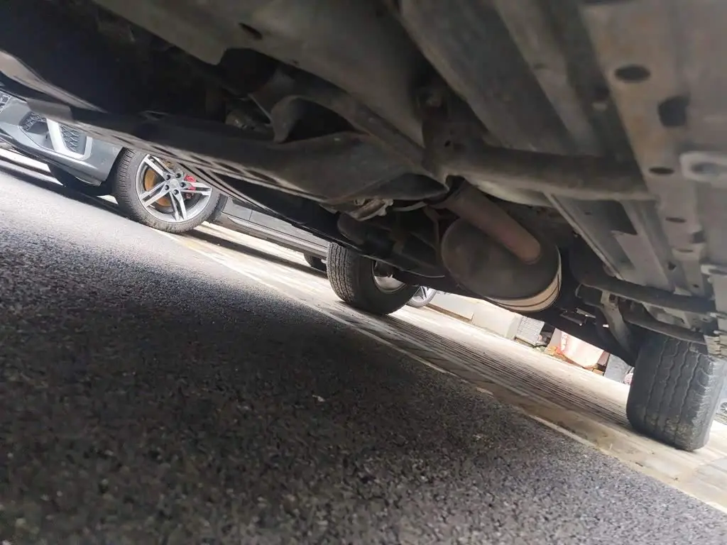 Mitsubishi Pajero 2017 — Photo 19/20