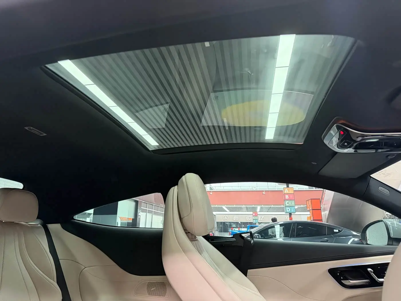 Mercedes-Benz CLE 2025 — Photo 17/19