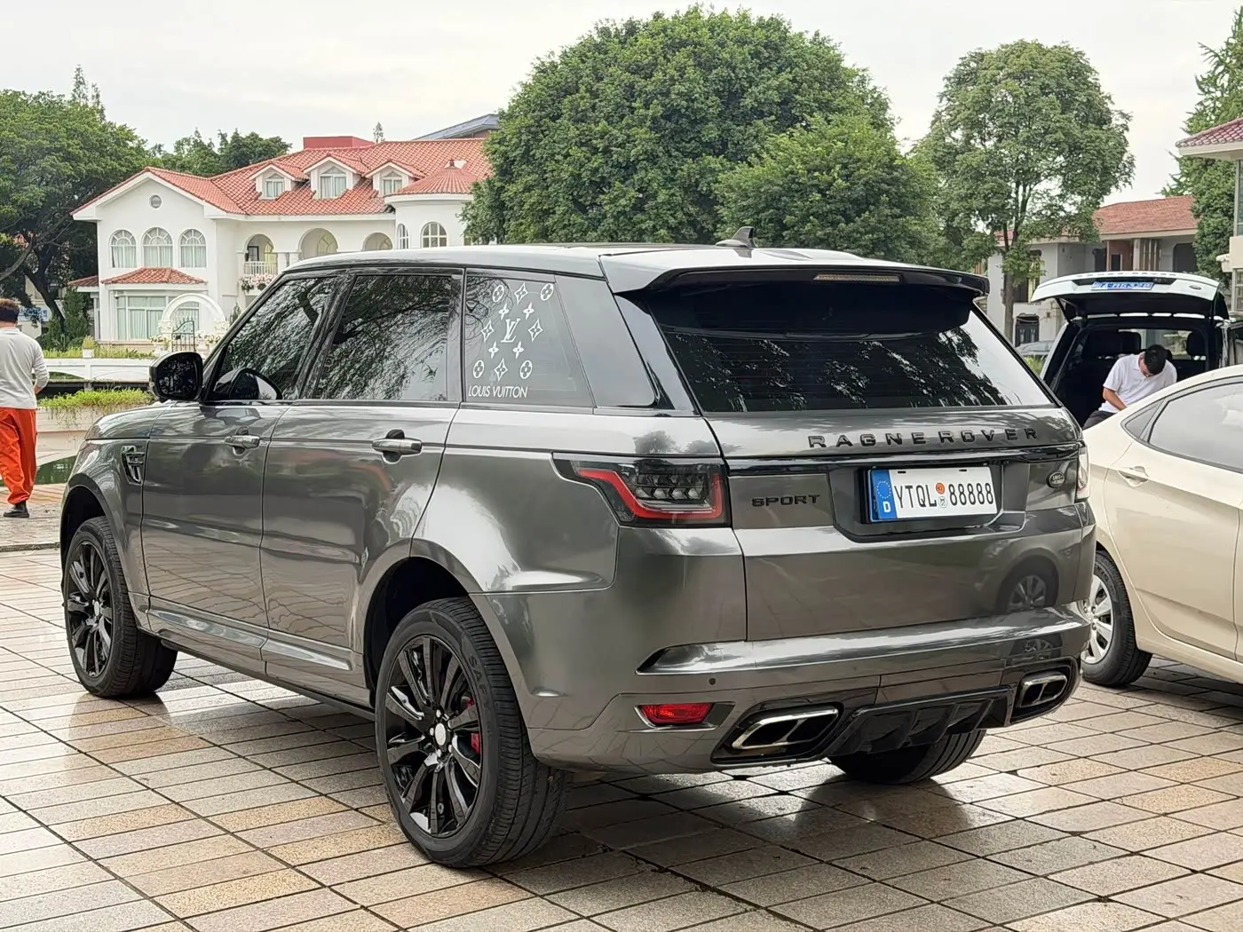 Land Rover Range Rover Sport 2017 — Şəkil 6/20