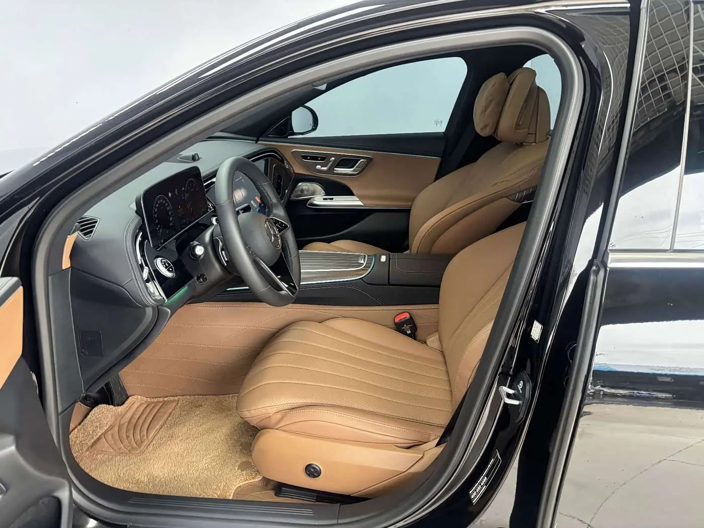 Mercedes-Benz E-Class 2026 — Photo 13/20
