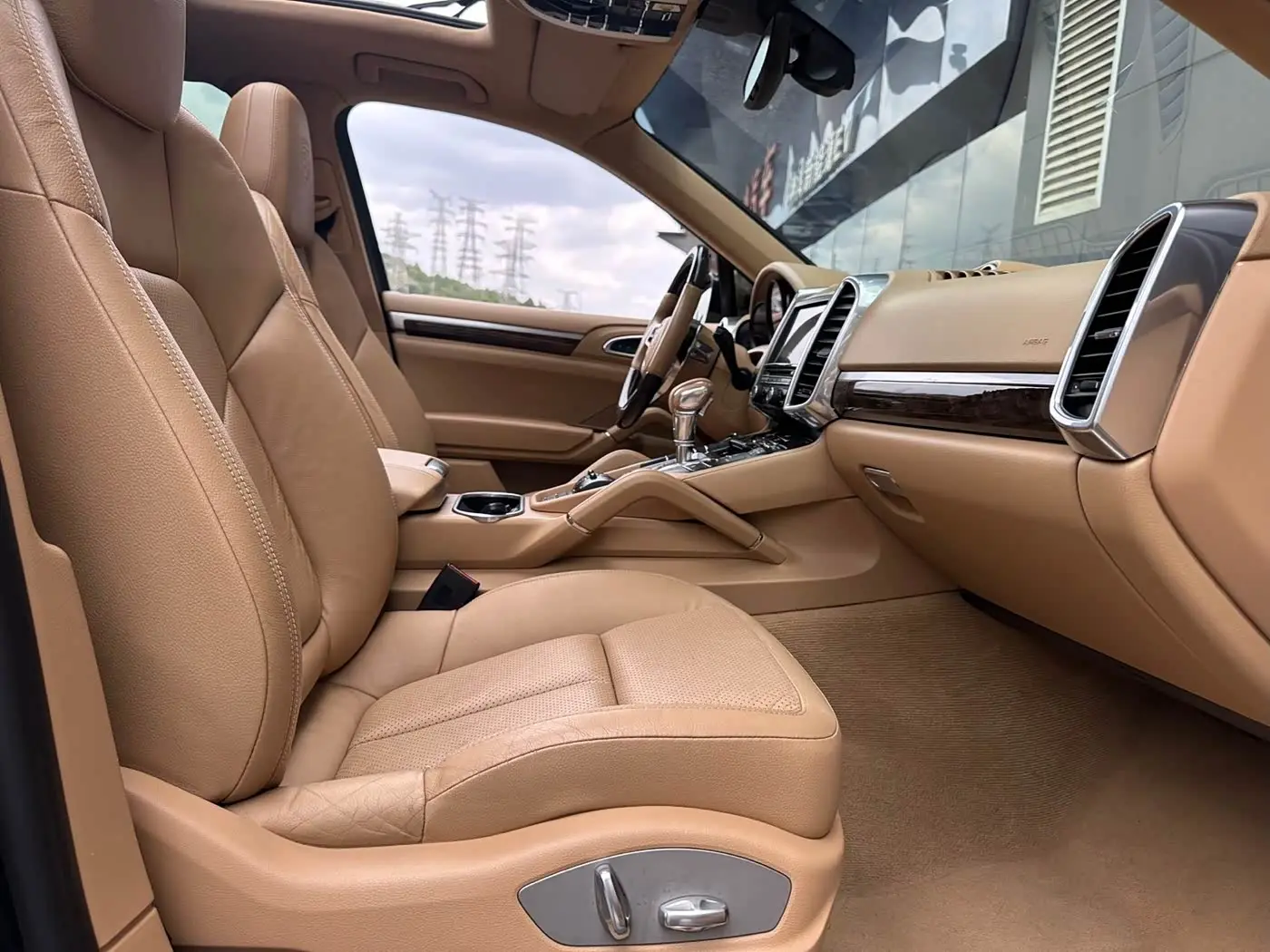 Porsche Cayenne 2015 — Şəkil 16/18