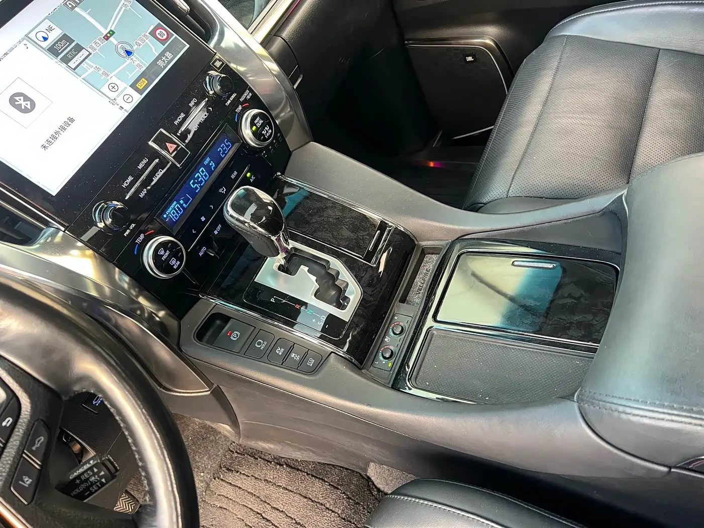 Toyota Vellfire 2021 — Photo 7/9