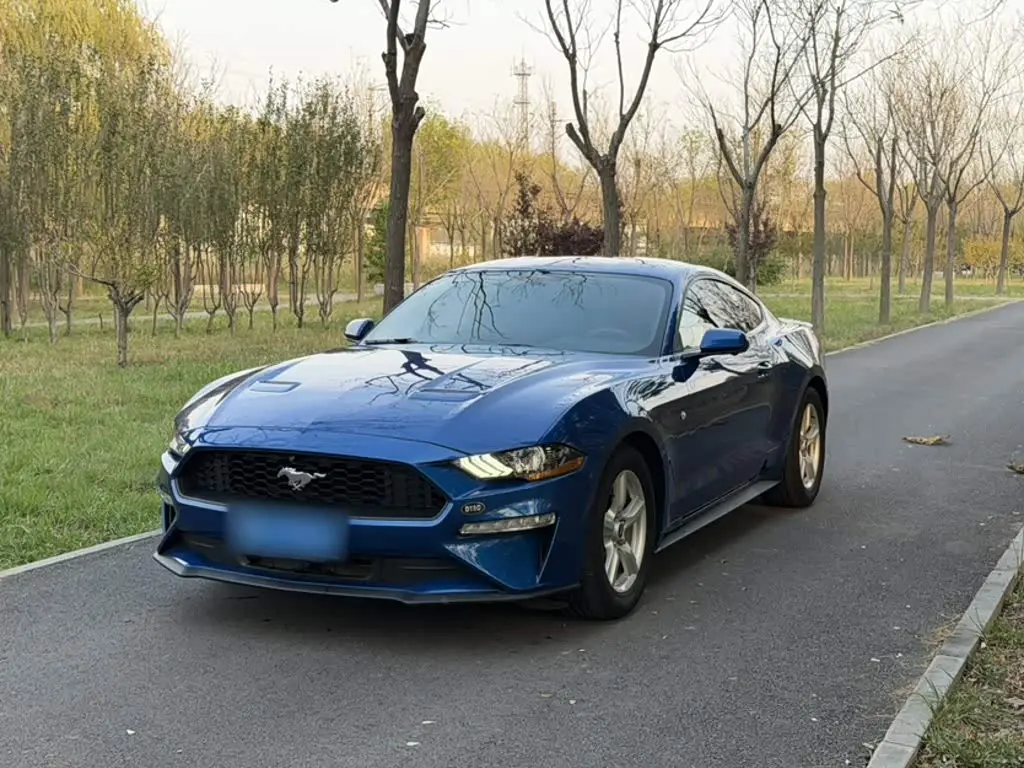 Ford Mustang 2018 — Фото 2/12