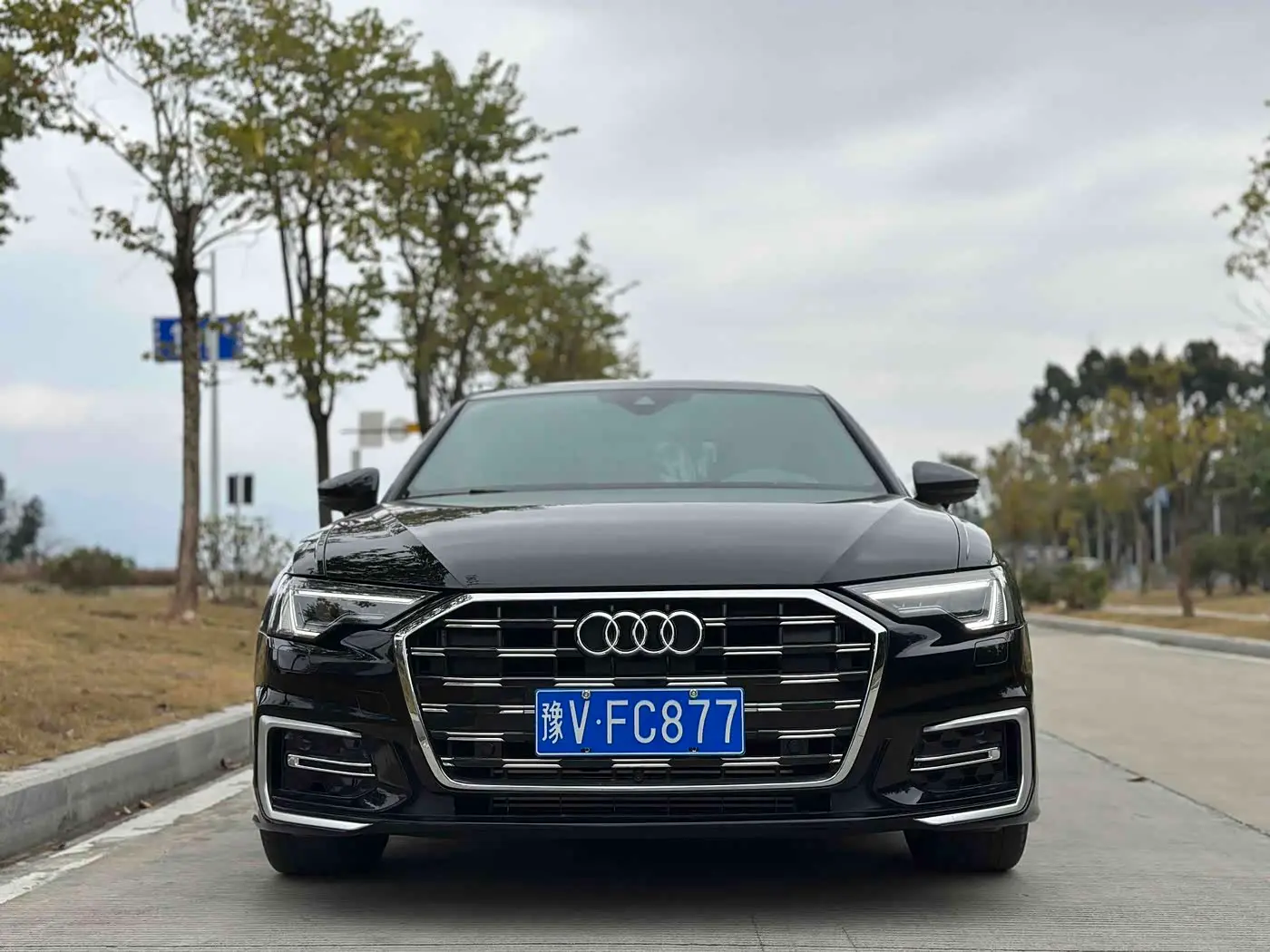 Audi A6L 2021 — Photo 2/9