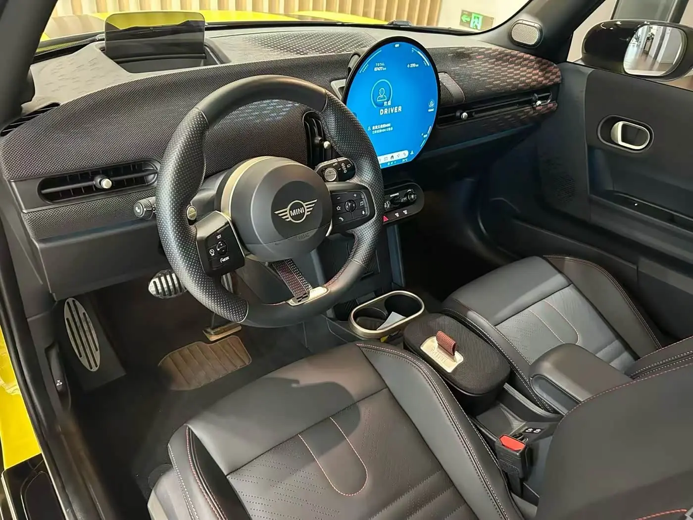 MINI JCW 2025 — Photo 4/12