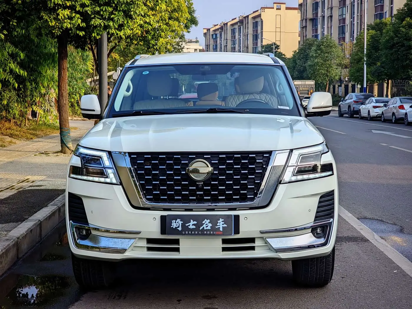 Nissan Patrol 2017 — Photo 2/20