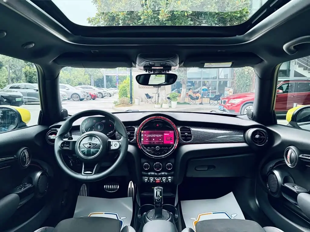 MINI MINI 2021 — Photo 16/17