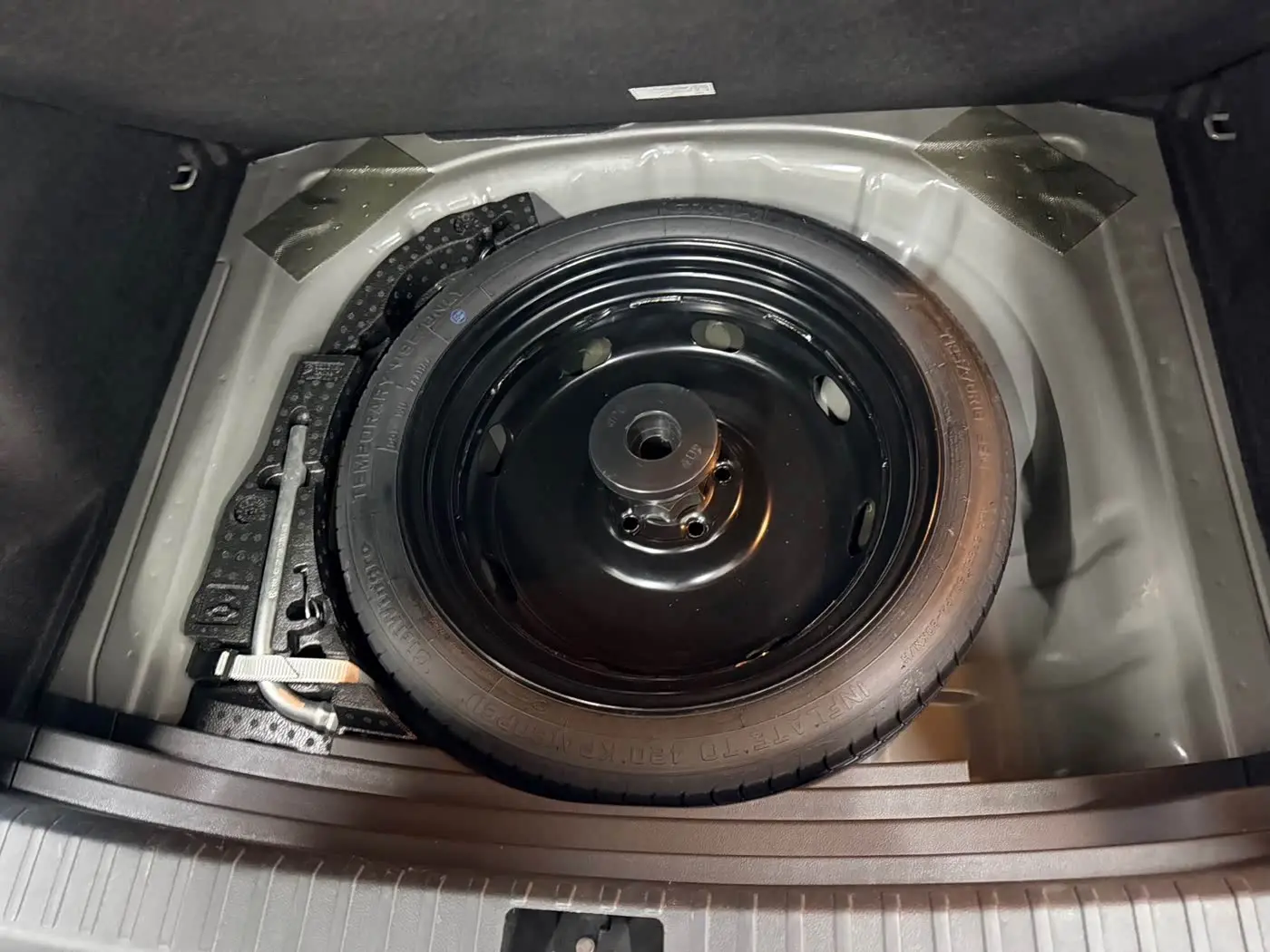 Volkswagen Tharu 2023 — Photo 12/16