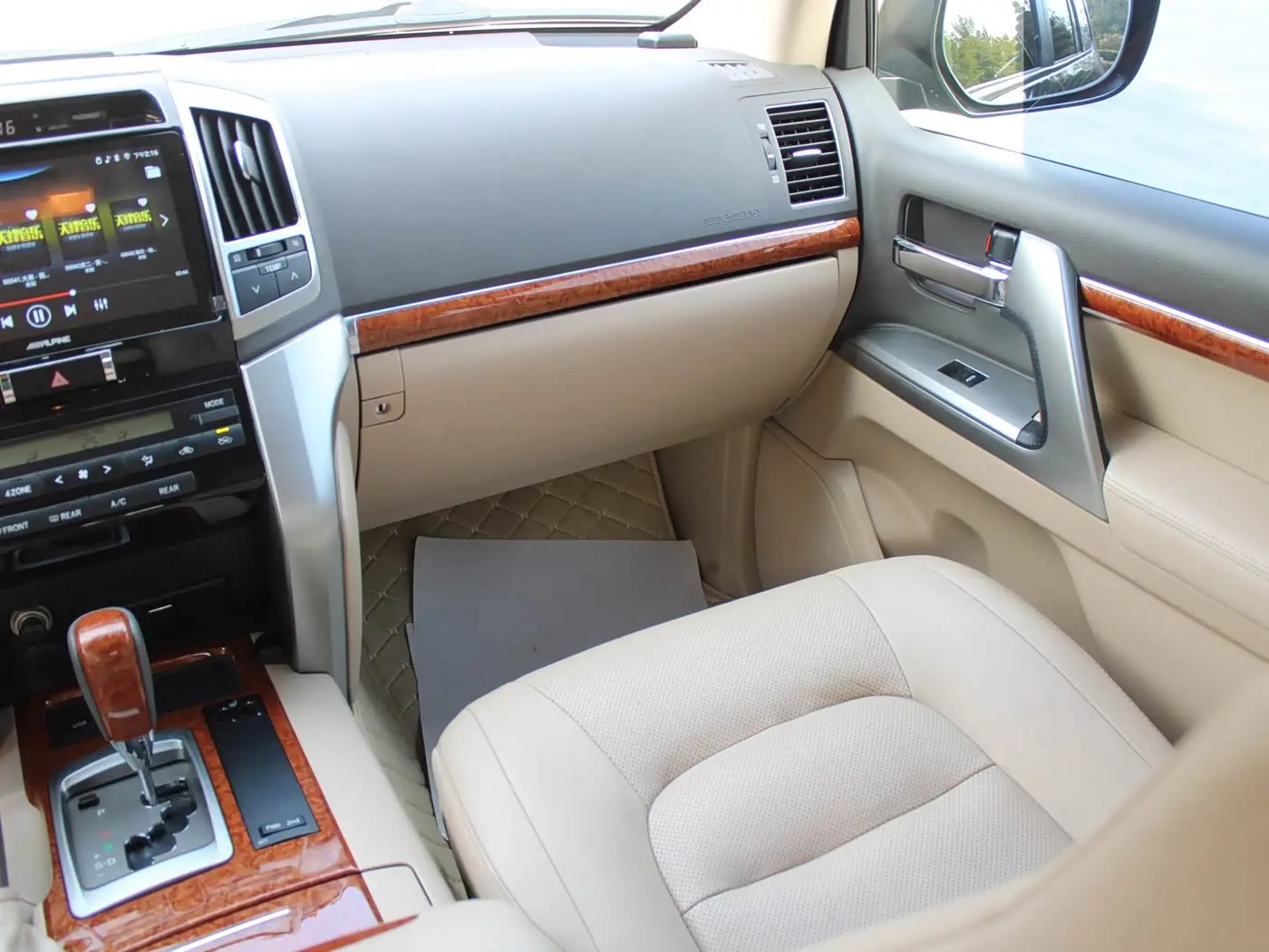 Toyota Land Cruiser 2014 — Фото 14/20