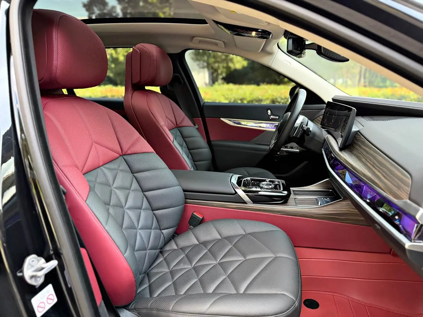 BMW 7 Series 2025 — Photo 16/20