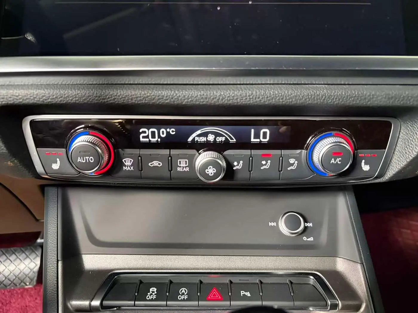 Audi Q3 2022 — Фото 19/20
