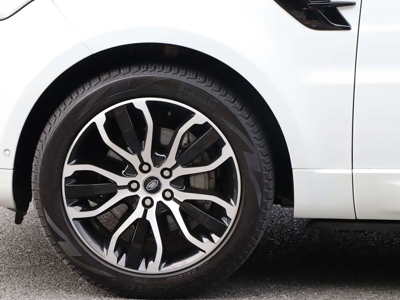 Land Rover Range Rover Sport 2022 — ფოტო 8/16