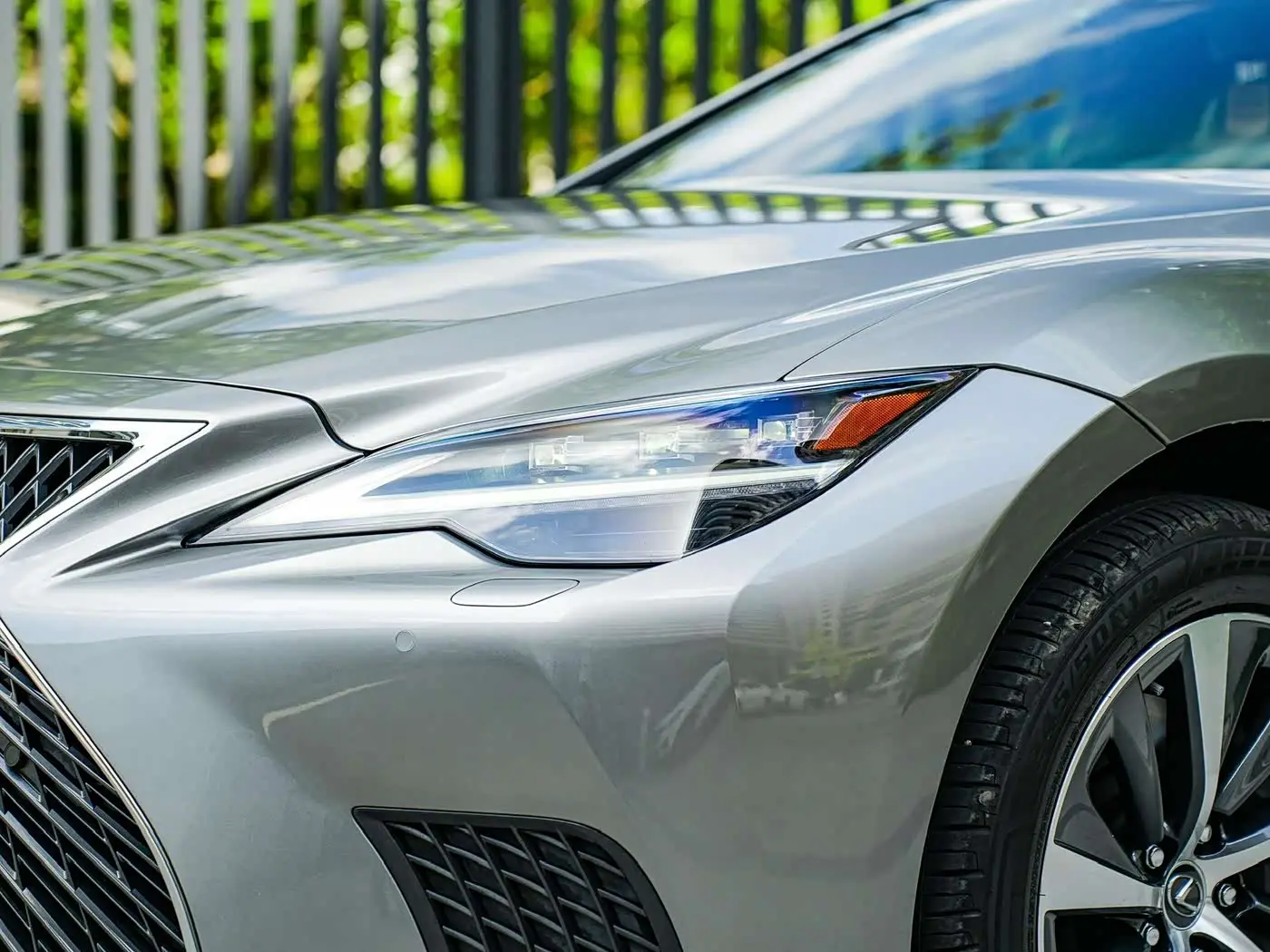 Lexus LS 2022 — Photo 9/20