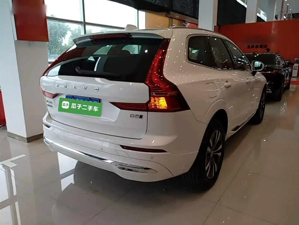 Volvo XC60 2026 — ფოტო 7/20