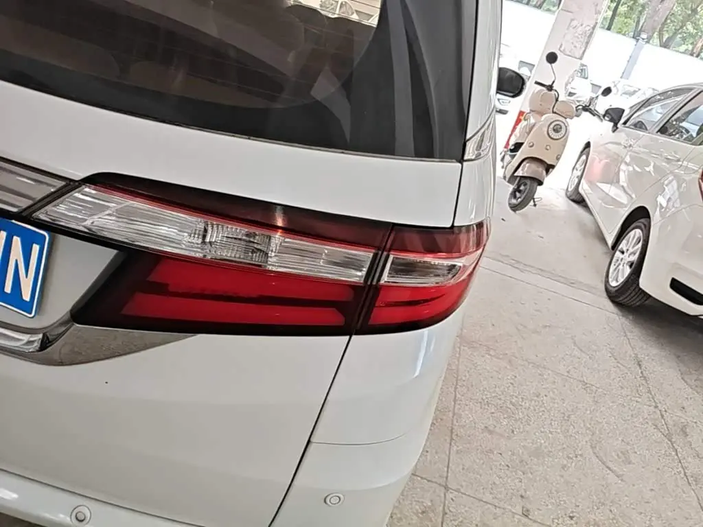 Honda Odyssey 2017 — Şəkil 8/20