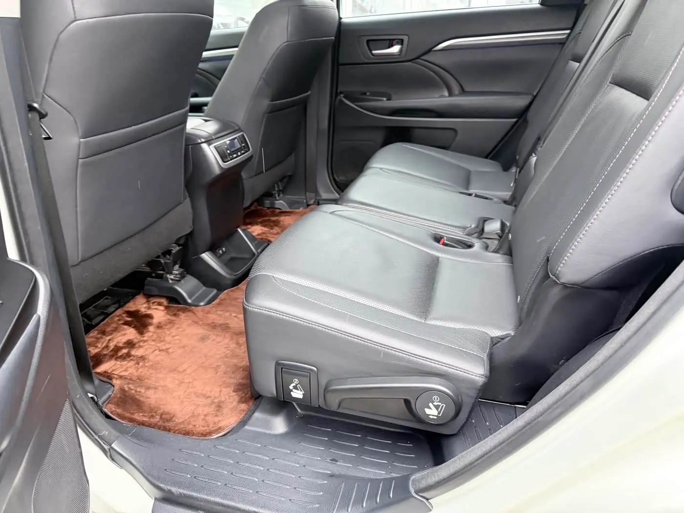 Toyota Highlander 2018 — Photo 6/20