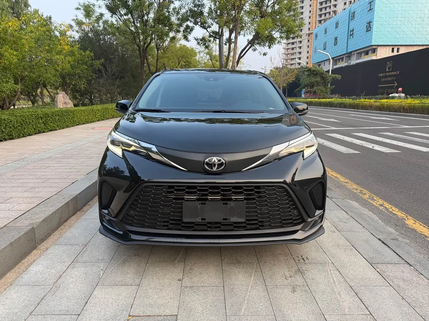 Toyota Granvia 2024 — Şəkil 1/18