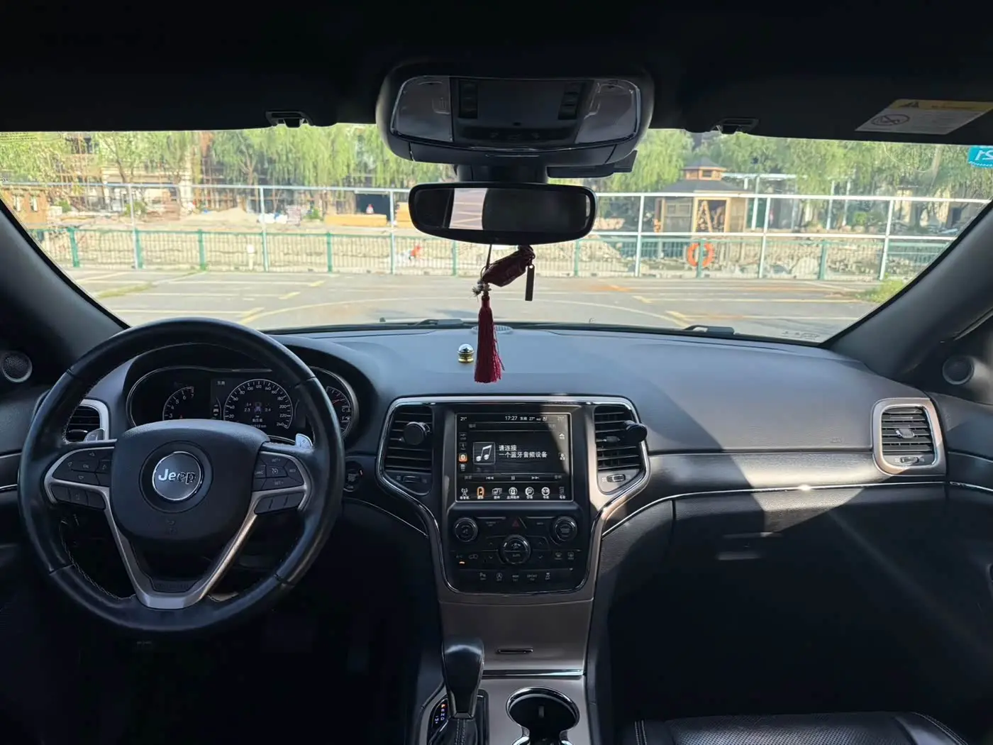 Jeep Grand Cherokee 2017 — Photo 8/15