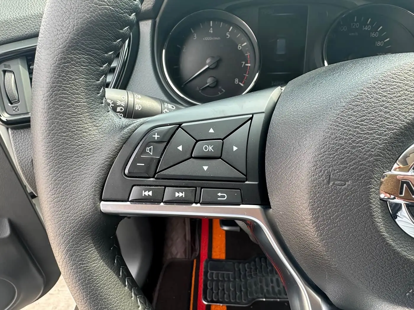 Nissan X-Trail 2023 — Photo 7/20