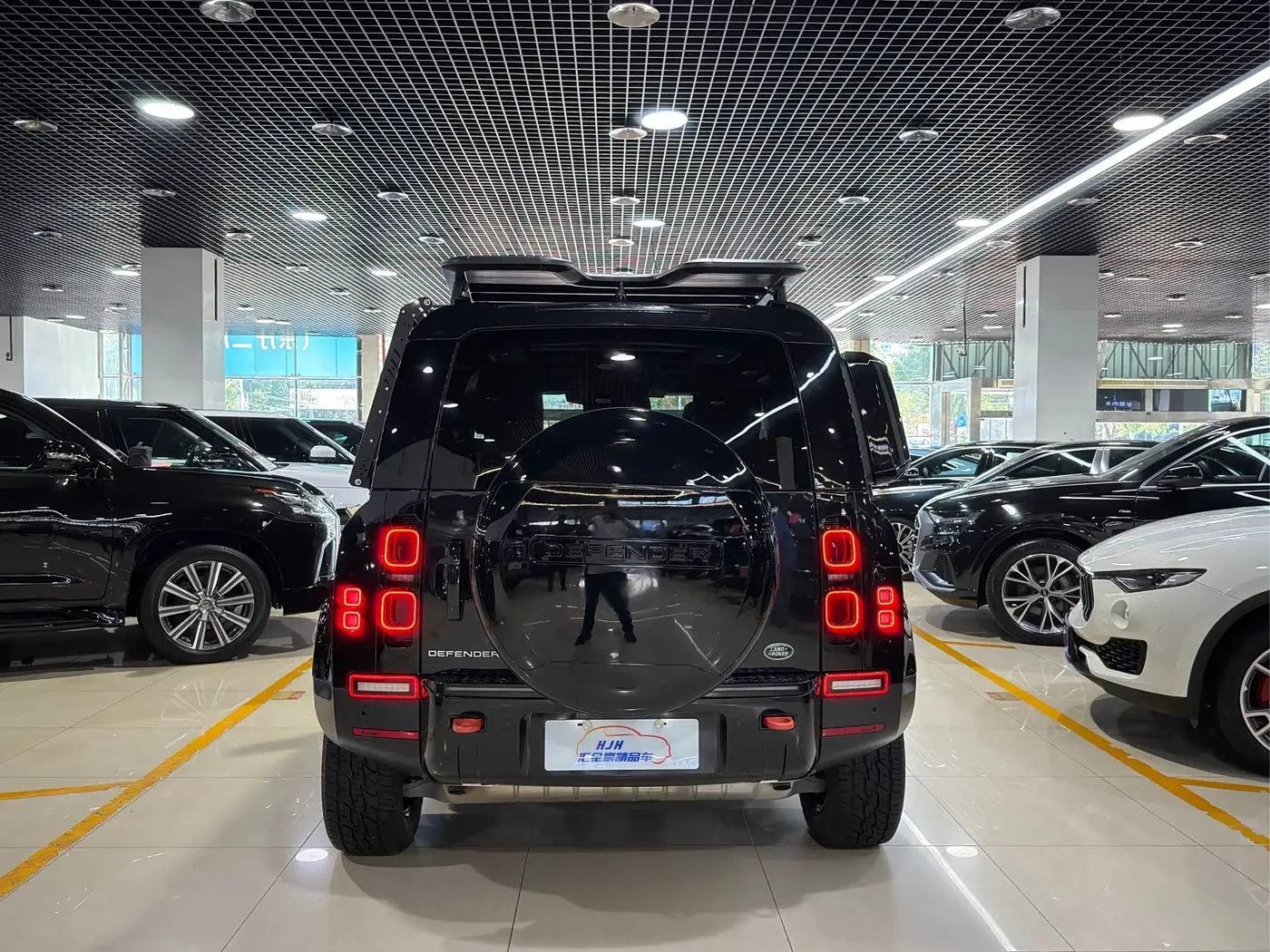 Land Rover Defender 2024 — Photo 14/15