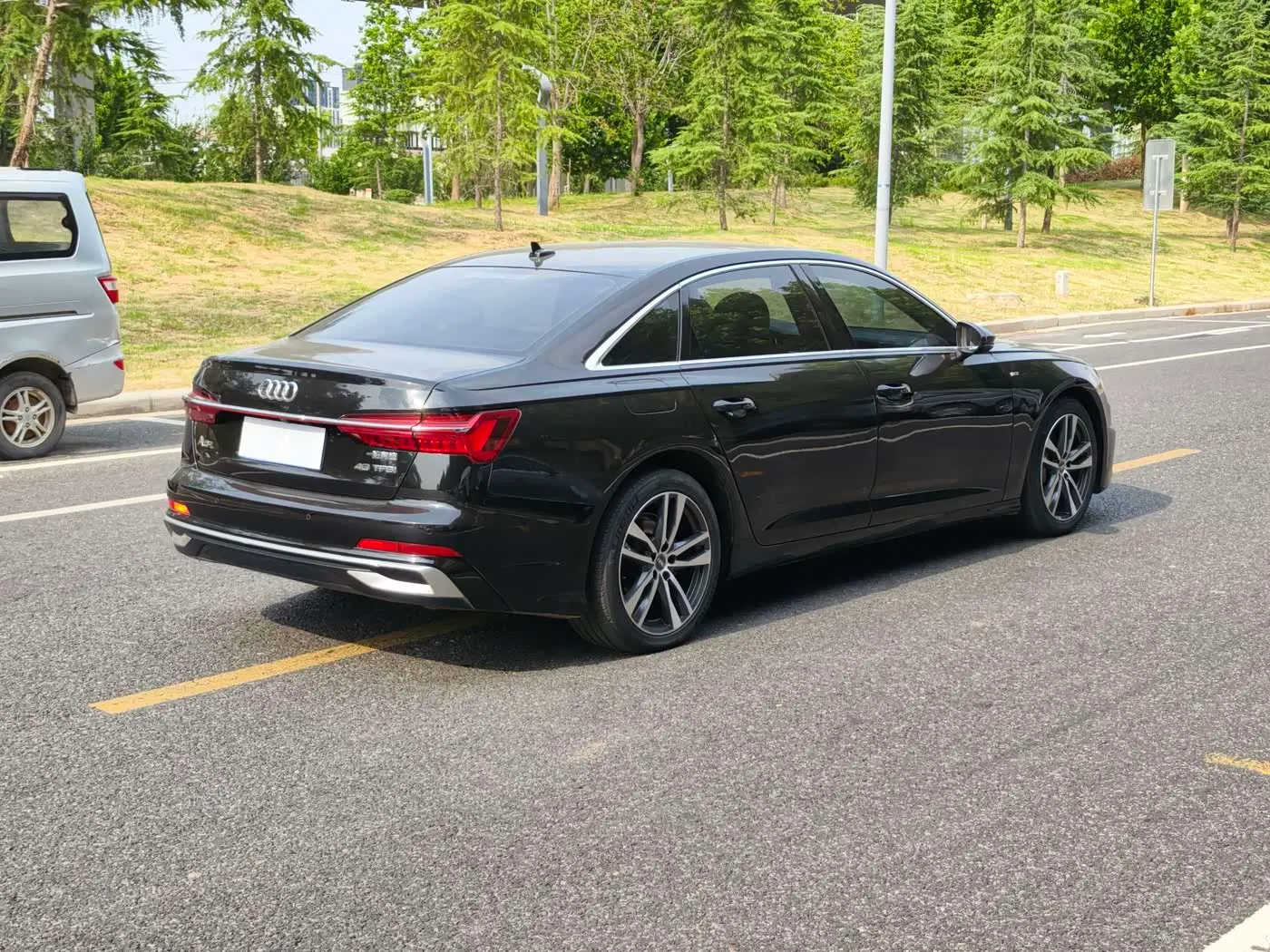 Audi A6L 2024 — ფოტო 4/13