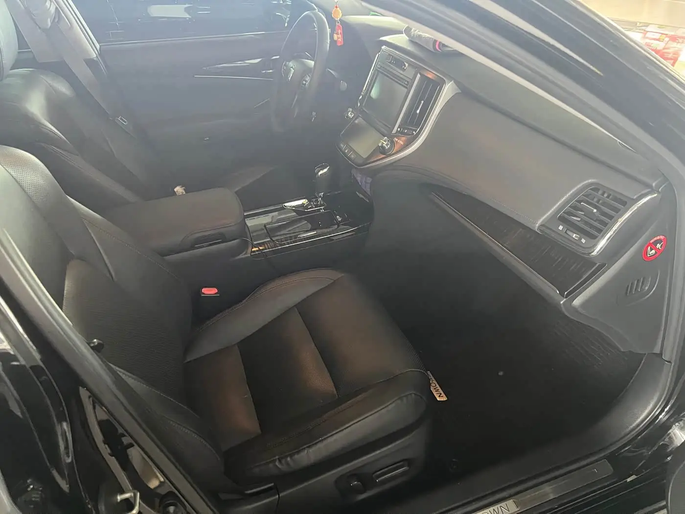 Toyota Crown 2015 — Фото 4/10
