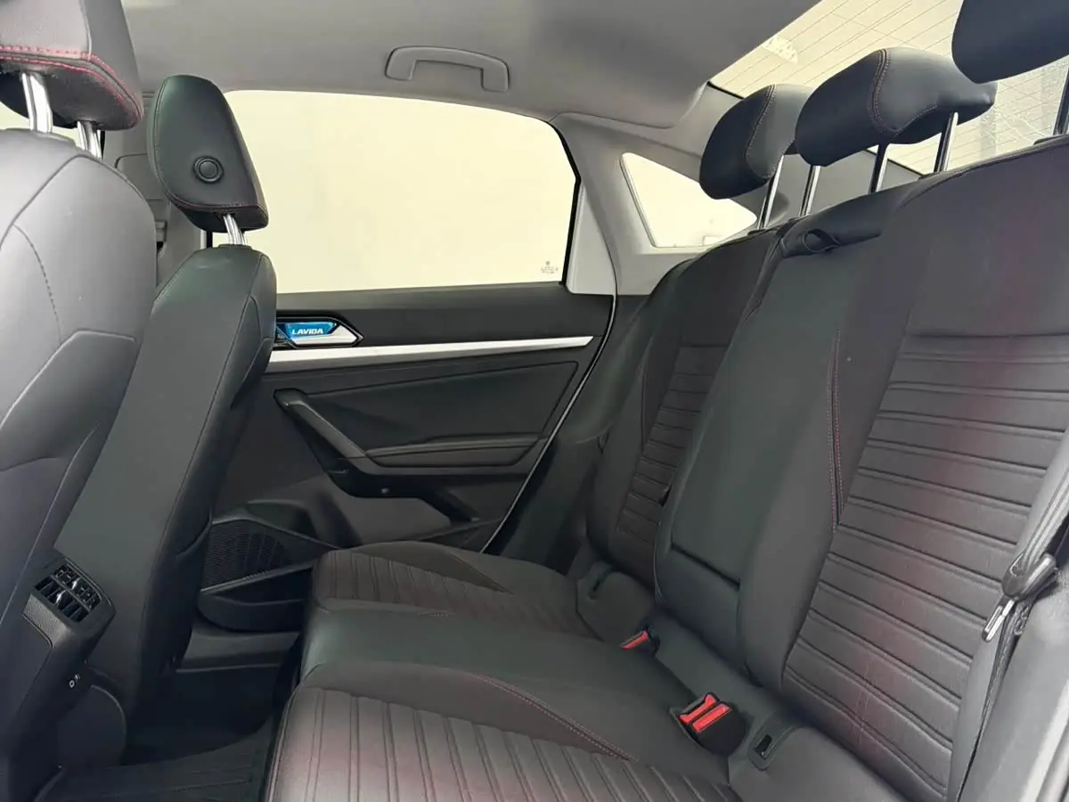 Volkswagen Lavida 2022 — Şəkil 15/20