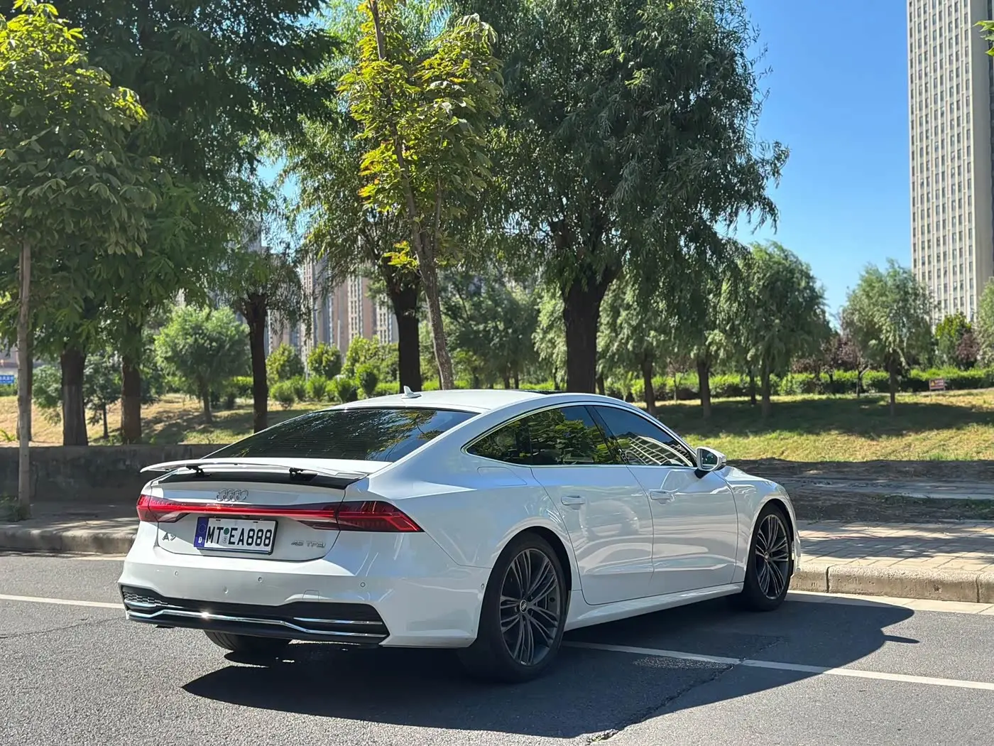Audi A7 2022 — Photo 9/16