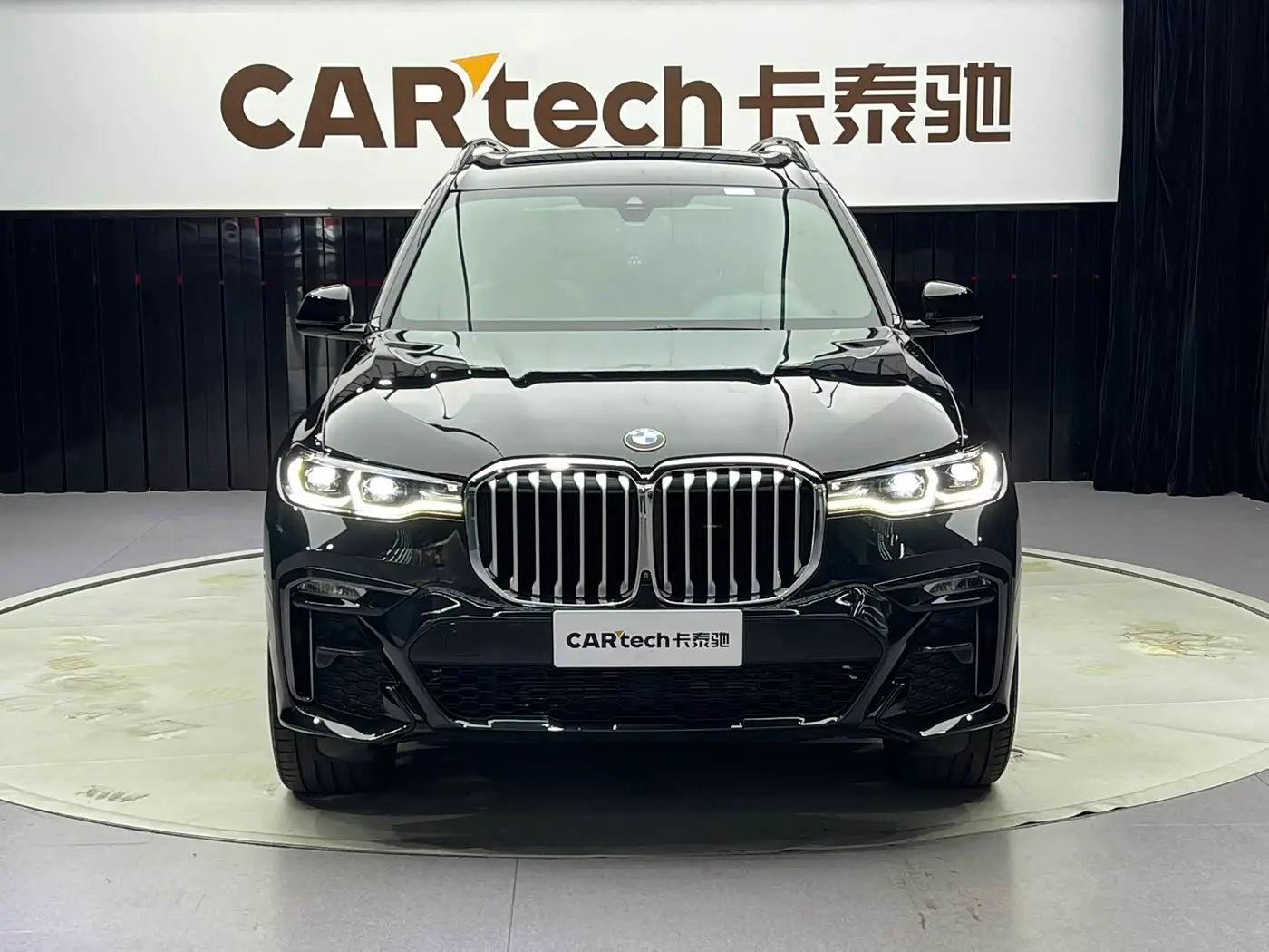 BMW X7 2019 — Фото 3/14