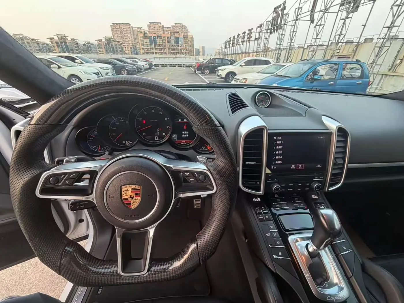 Porsche Cayenne 2017 — Şəkil 8/12