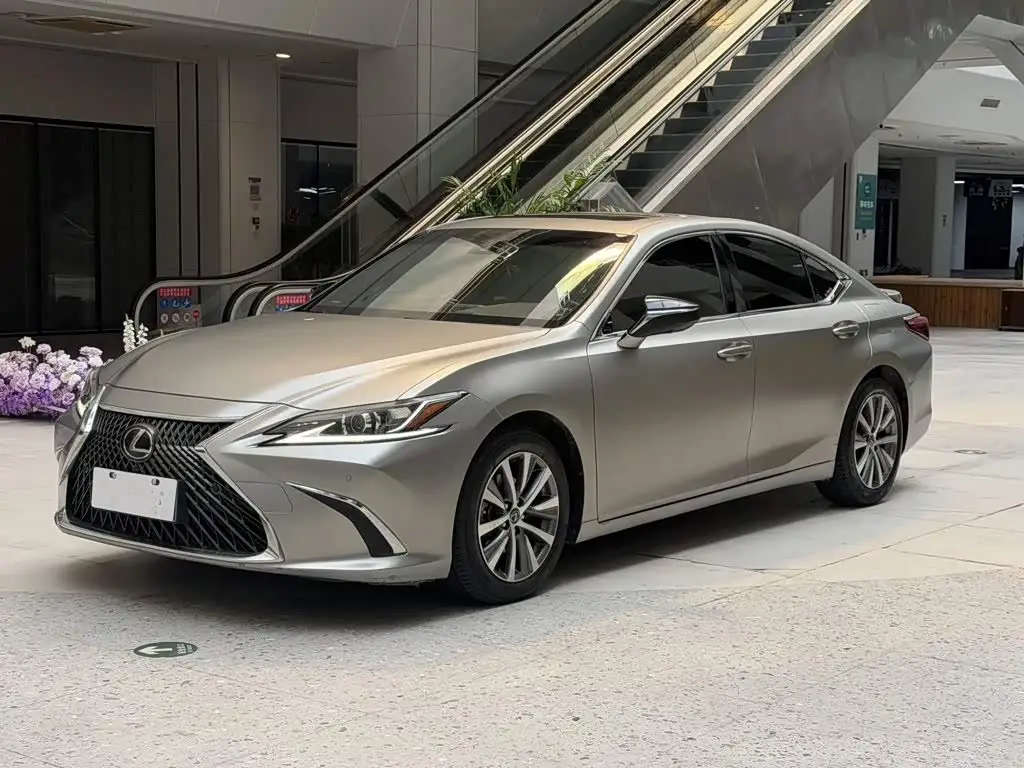 Lexus ES, 2019