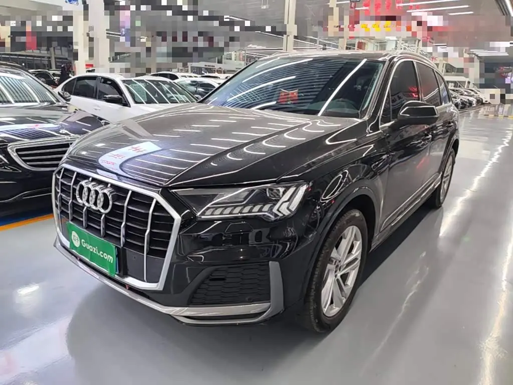 Audi Q7 2024 — Photo 1/19