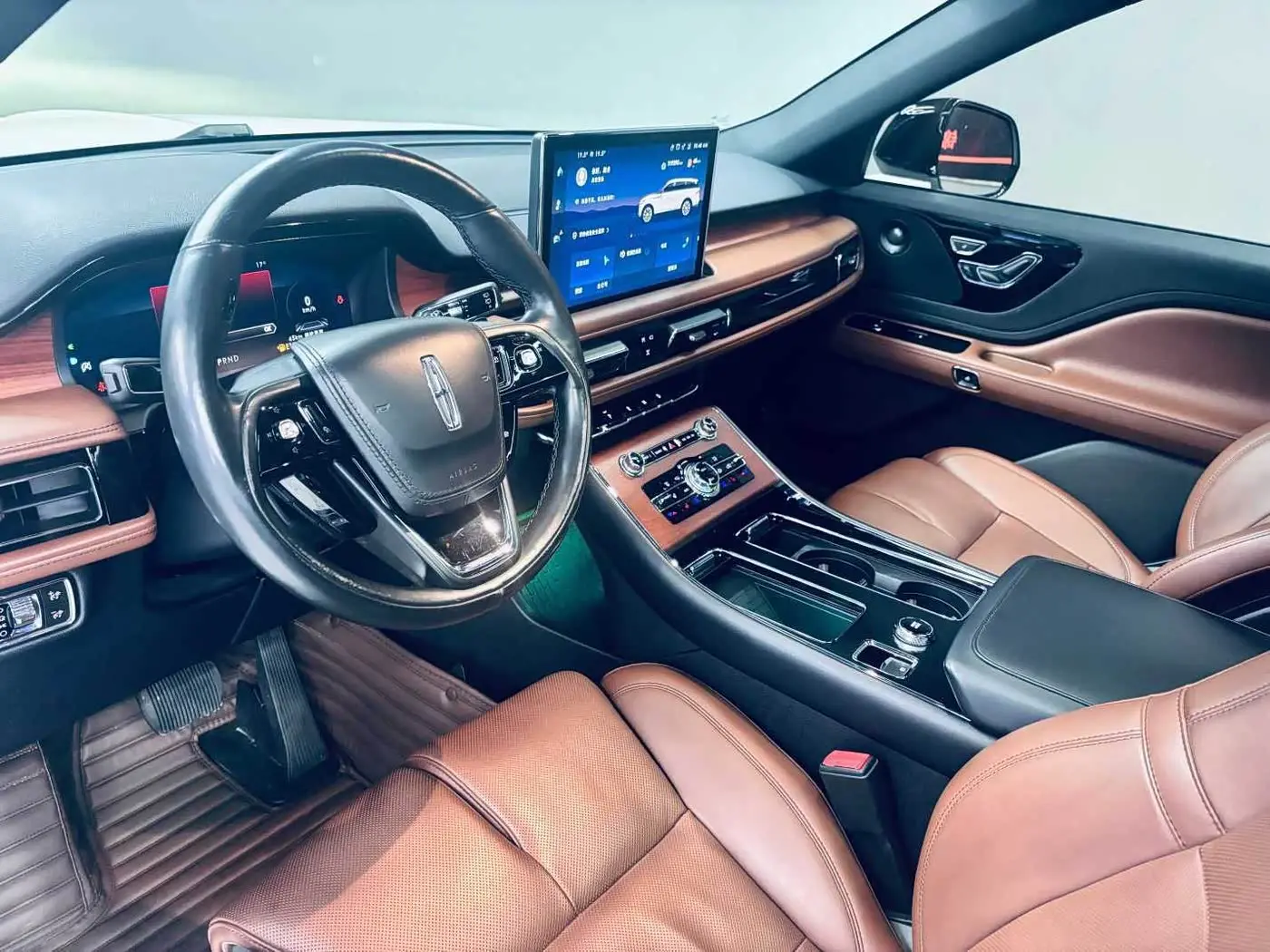 Lincoln Aviator 2022 — Photo 6/18