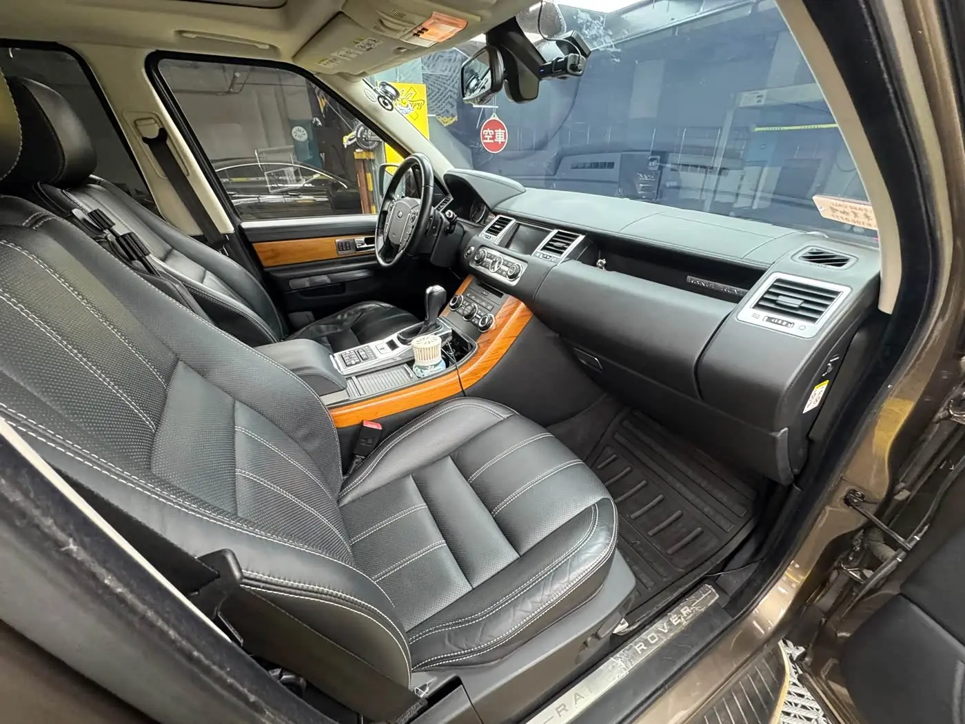 Land Rover Range Rover Sport 2013 — Şəkil 10/15