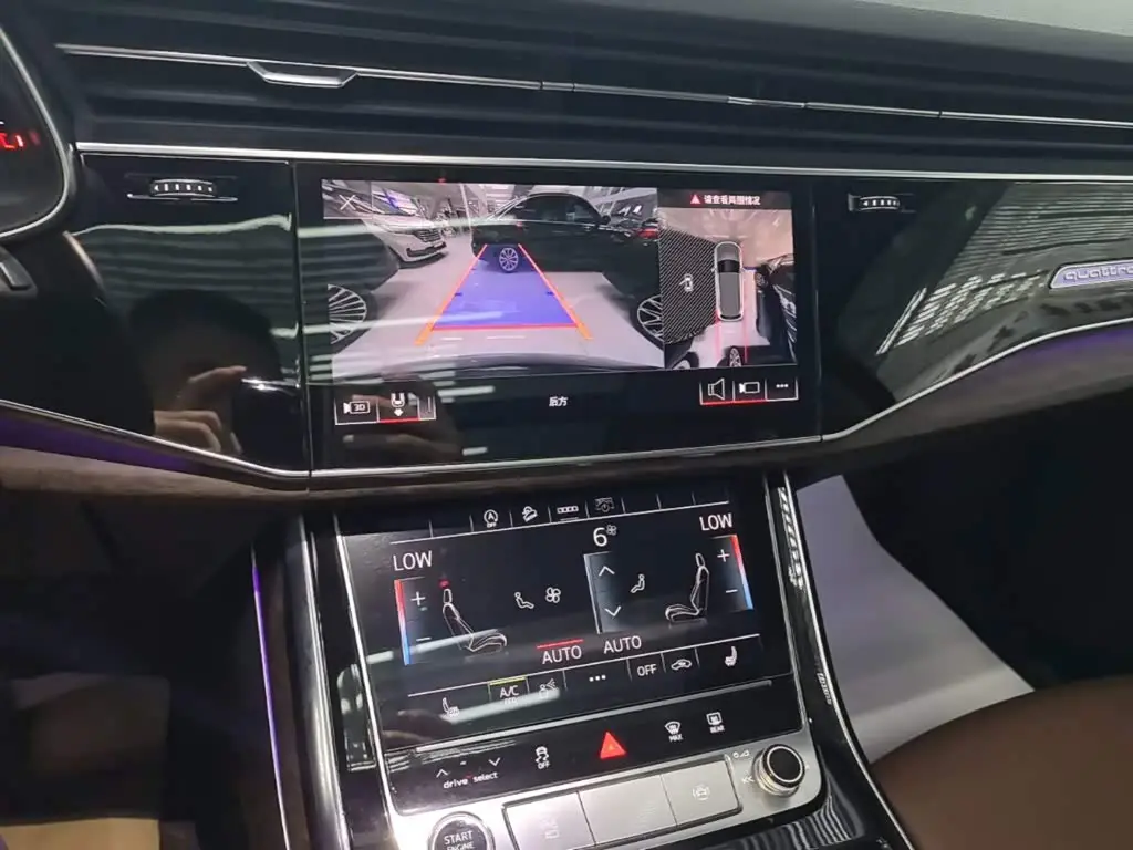 Audi Q7 2021 — Şəkil 13/20