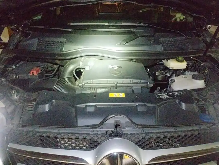 Mercedes-Benz V-Class 2021 — Photo 10/16