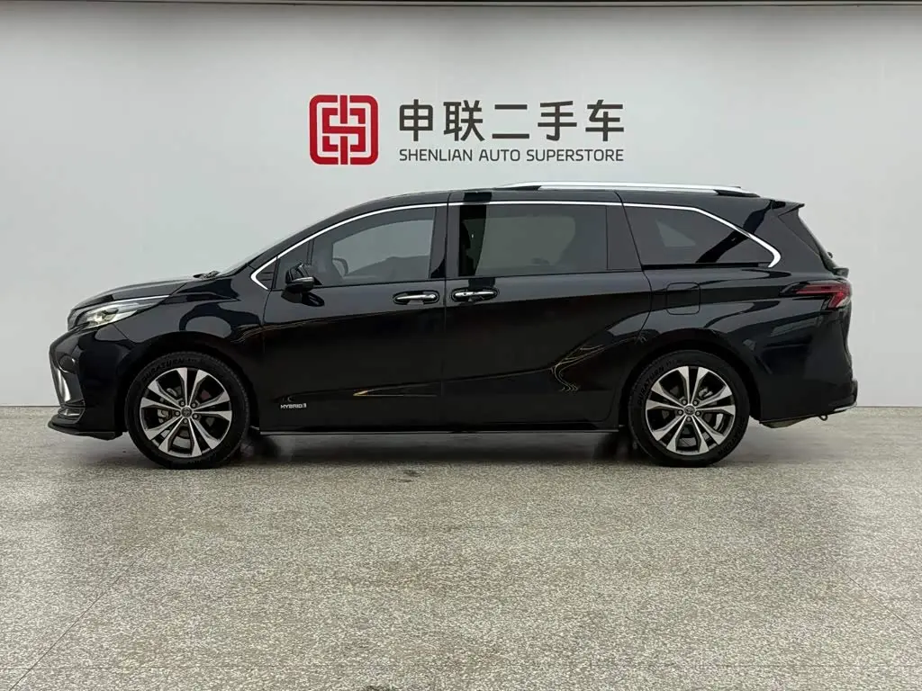 Toyota Granvia 2023 — Photo 3/15