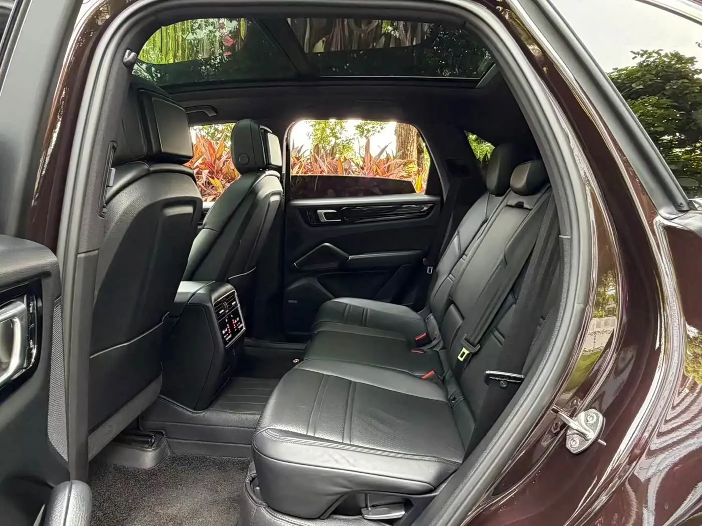 Porsche Cayenne 2020 — Photo 11/20